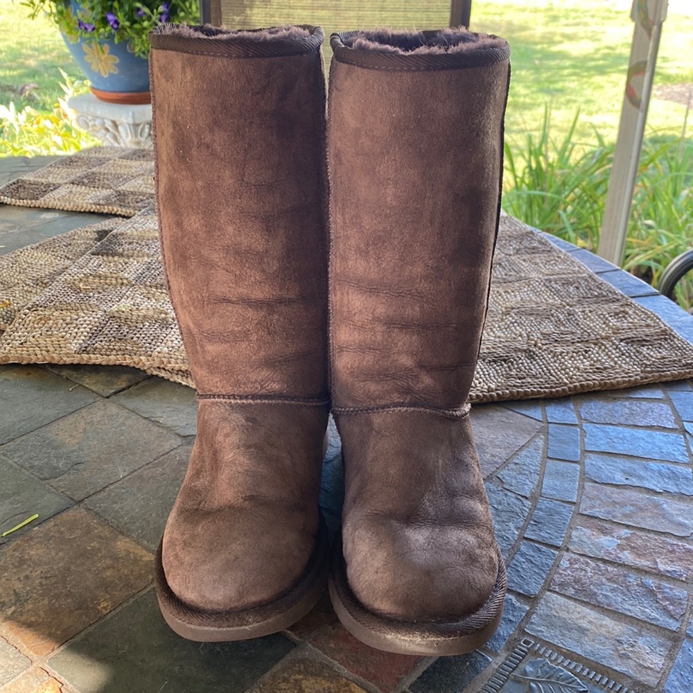 UGG boots, W6, chocolate brown